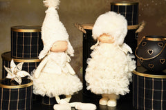 Engelpop met bungel beentjes