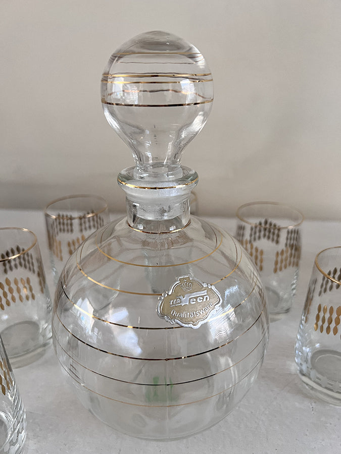 KaKarafje met 6 glaasjes glas helder/goud