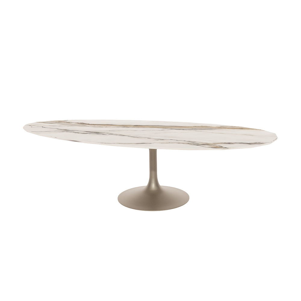 ovalen marmeren tafel