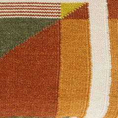 sierkussen met natuurlijke kleuren