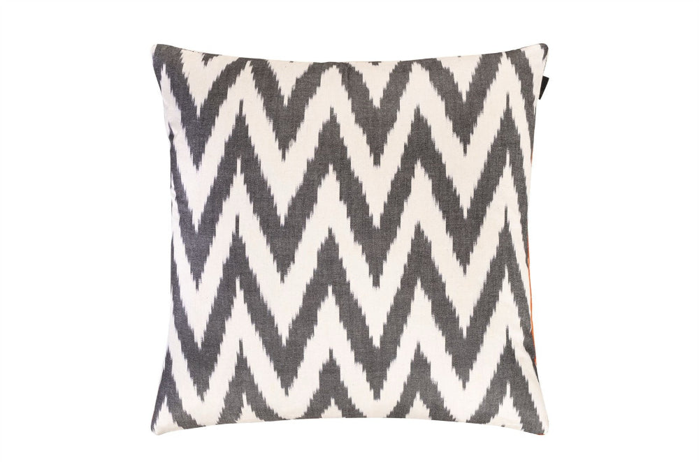 Ikat sierkussen oranje/zwart/wit