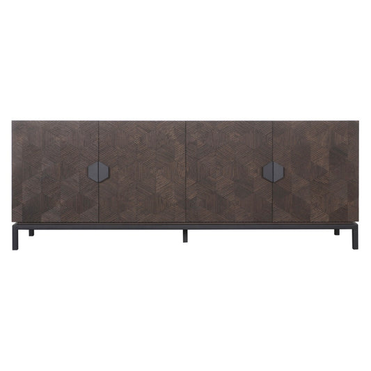 Houten dressoir op korte poten met vier deuren en 3d reliëf en onderstel van zwart metaal