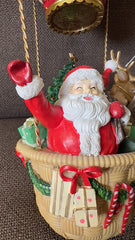 Hot air balloon met Kerstman