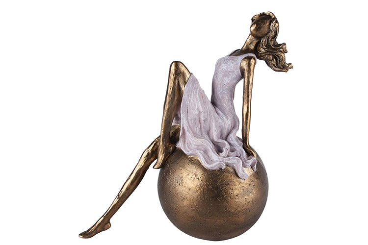 Meisje op bal roze/brons 20x11x22cm