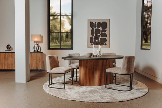 ovalen eettafel