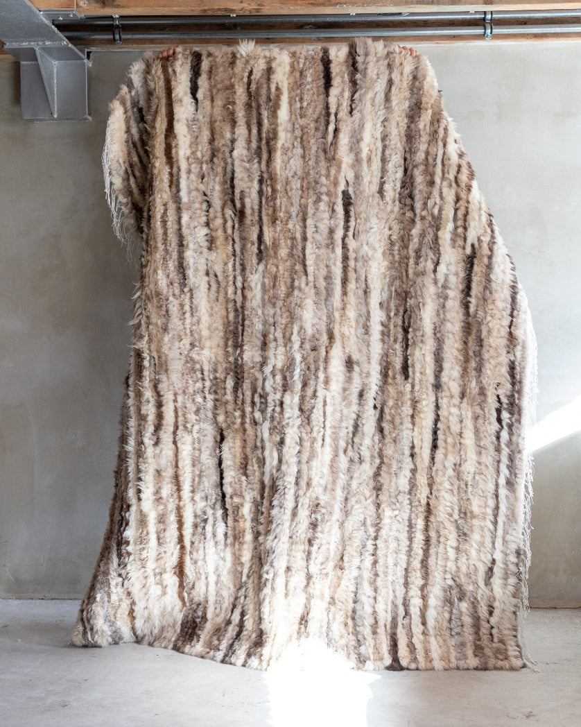 Grof geknoopt schapenvacht vloerkleed