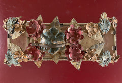 Windlicht met haak en bloemendecoratie